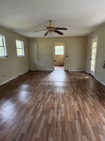215 Fair Park Street, Riesel, TX 76682