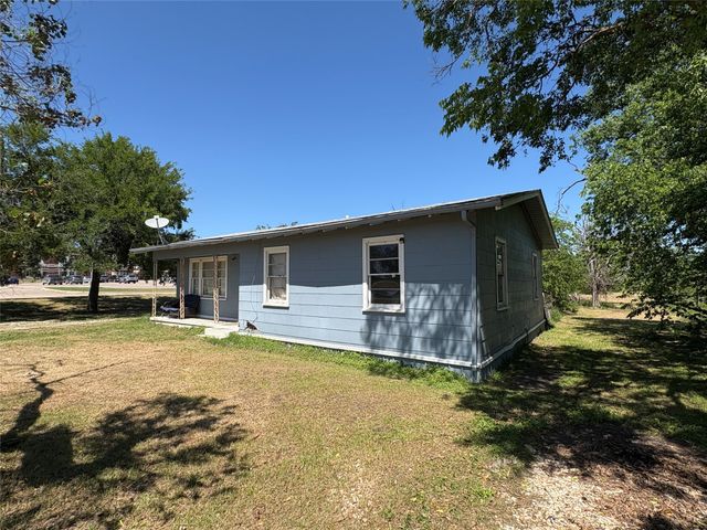 215 Fair Park Street, Riesel, TX 76682