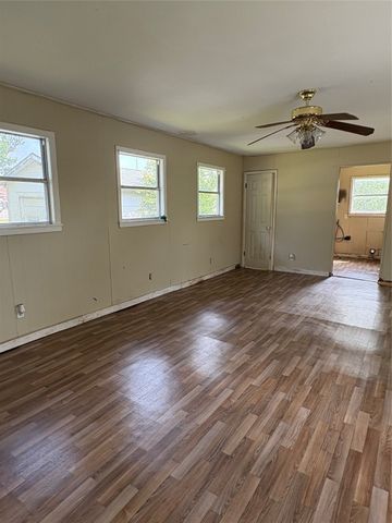 215 Fair Park Street, Riesel, TX 76682