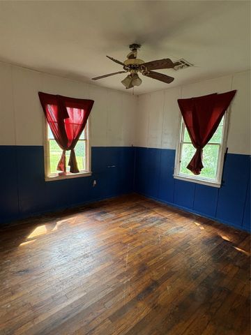 215 Fair Park Street, Riesel, TX 76682