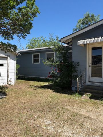 215 Fair Park Street, Riesel, TX 76682