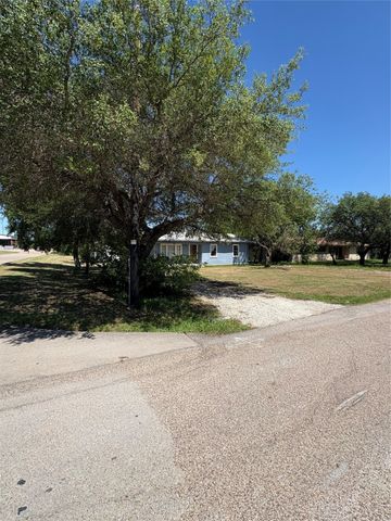 215 Fair Park Street, Riesel, TX 76682