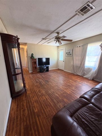 215 Fair Park Street, Riesel, TX 76682