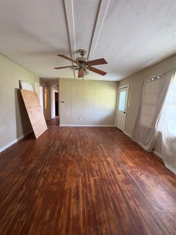 215 Fair Park Street, Riesel, TX 76682