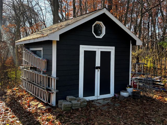 9188 NW Polk City Drive, Polk City, IA 50226