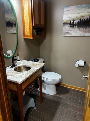 9188 NW Polk City Drive, Polk City, IA 50226