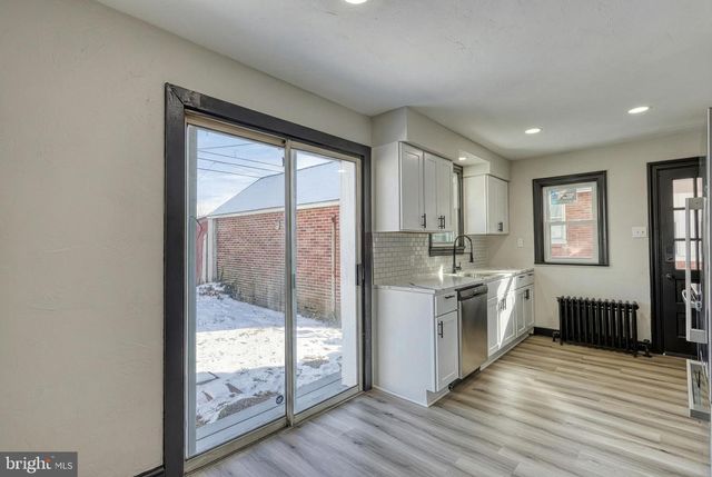 327 NORWAY ST, York, PA 17403