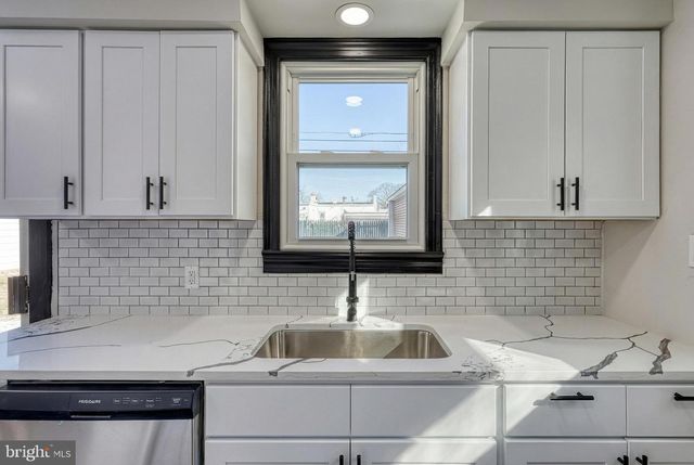 327 NORWAY ST, York, PA 17403