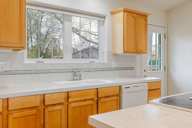 2807 SW 23rd Street, Redmond, OR 97756