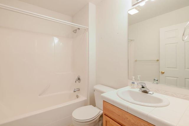 2807 SW 23rd Street, Redmond, OR 97756