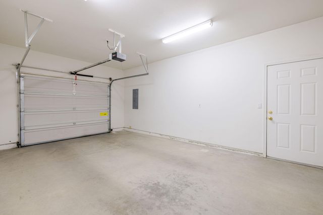 2807 SW 23rd Street, Redmond, OR 97756