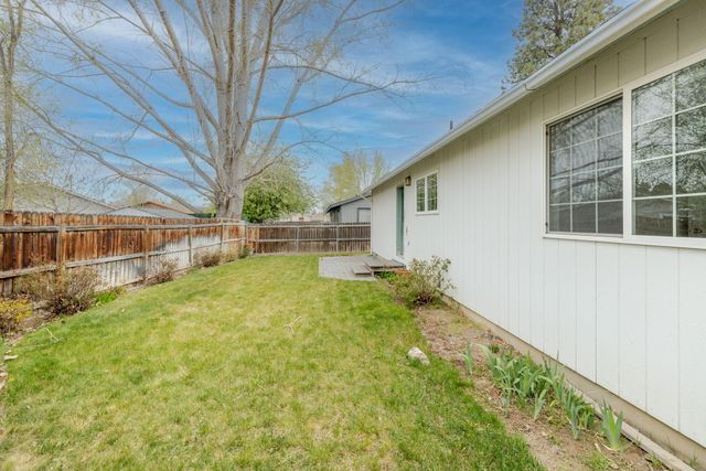 2807 SW 23rd Street, Redmond, OR 97756