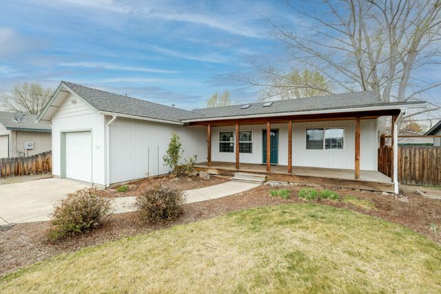 2807 SW 23rd Street, Redmond, OR 97756