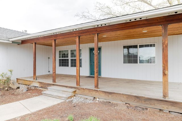 2807 SW 23rd Street, Redmond, OR 97756