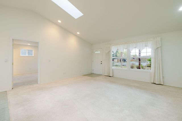 2807 SW 23rd Street, Redmond, OR 97756