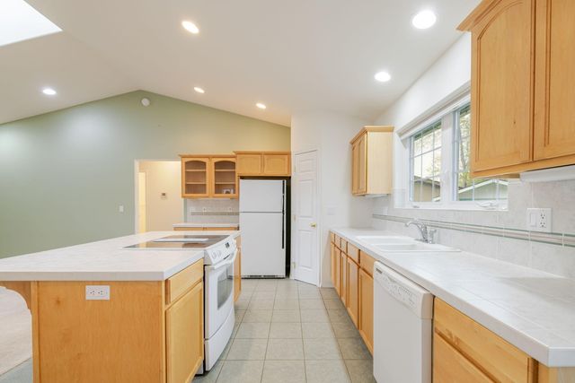 2807 SW 23rd Street, Redmond, OR 97756