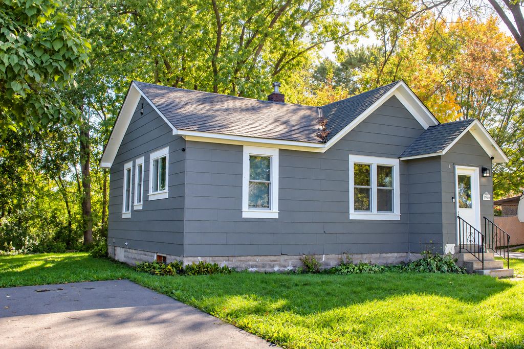 1960 Ide Street, Maplewood, MN 55109 — exterior