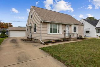 1456 Miami Dr NE, Cedar Rapids, IA 52402