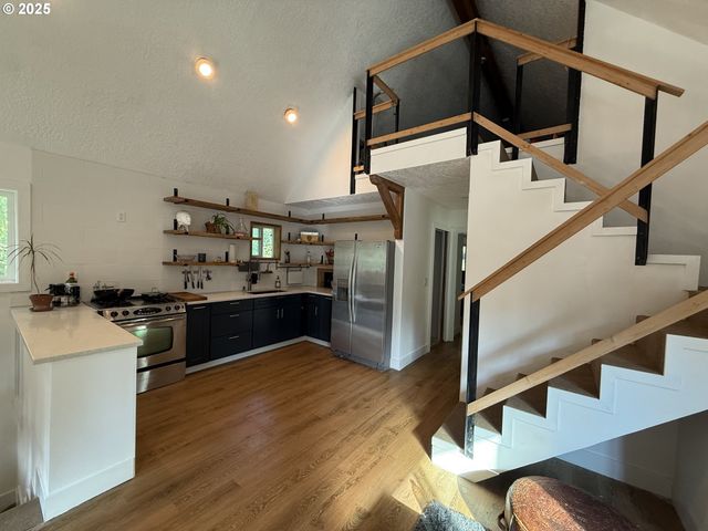 70407 SCHUMACHER Rd, Rainier, OR 97048