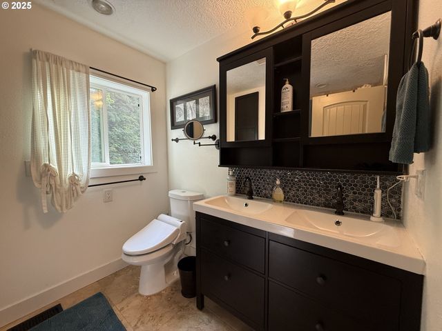 70407 SCHUMACHER Rd, Rainier, OR 97048