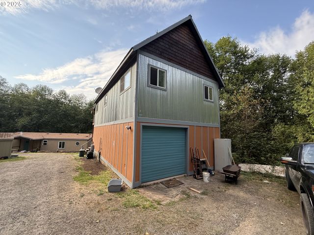 70407 SCHUMACHER Rd, Rainier, OR 97048