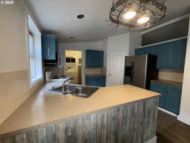 70407 SCHUMACHER Rd, Rainier, OR 97048