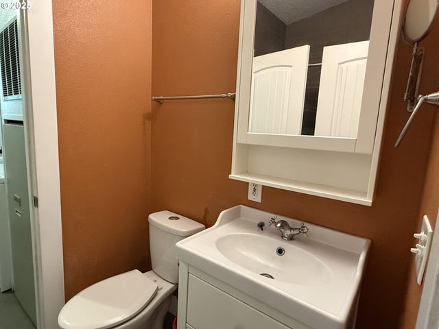 70407 SCHUMACHER Rd, Rainier, OR 97048