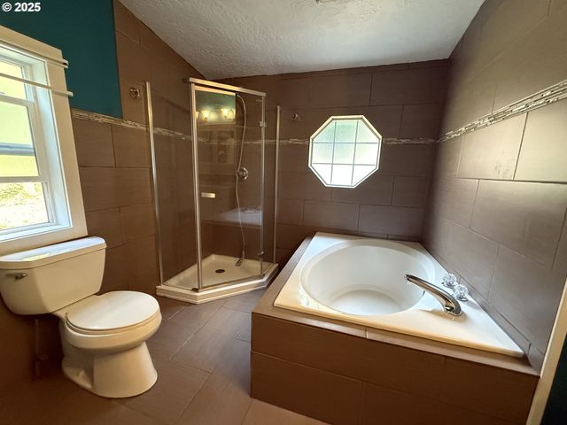 70407 SCHUMACHER Rd, Rainier, OR 97048