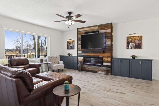 2046 162nd Avenue NE, Ham Lake, MN 55304