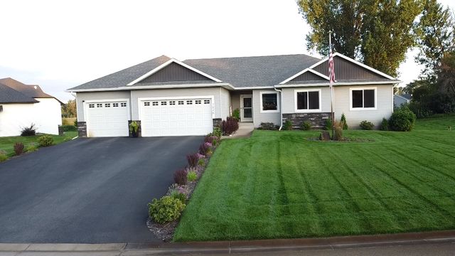 2046 162nd Avenue NE, Ham Lake, MN 55304