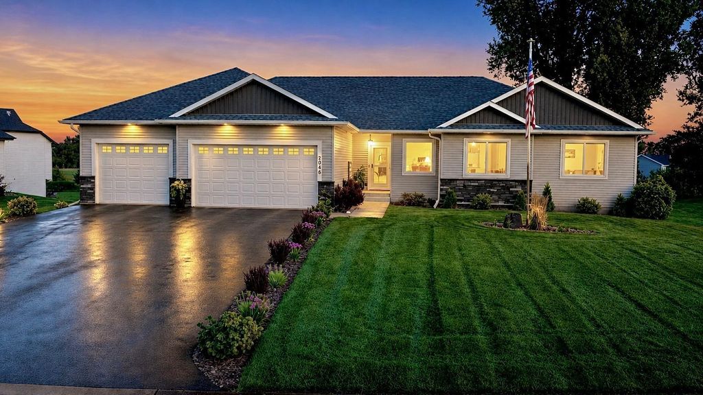 2046 162nd Avenue NE, Ham Lake, MN 55304