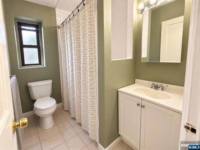 2337 Hudson Terrace E12, Fort Lee, NJ 07024