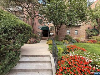 2337 Hudson Terrace E12, Fort Lee, NJ 07024