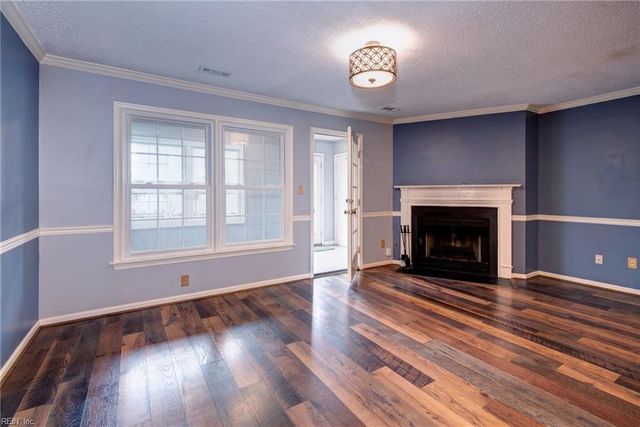 102 Penny LN, Yorktown, VA 23692