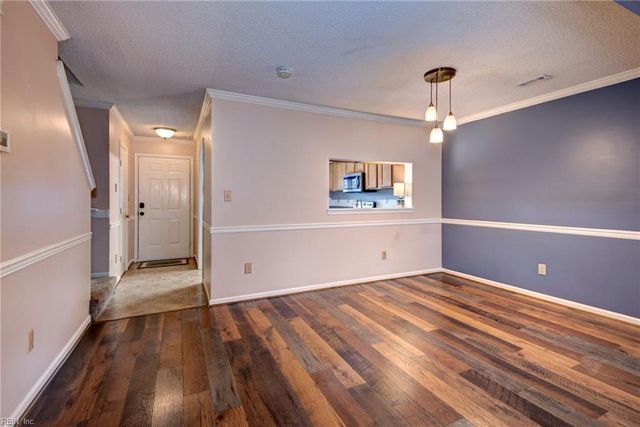 102 Penny LN, Yorktown, VA 23692