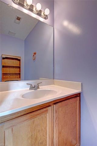 102 Penny LN, Yorktown, VA 23692