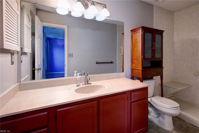 102 Penny LN, Yorktown, VA 23692