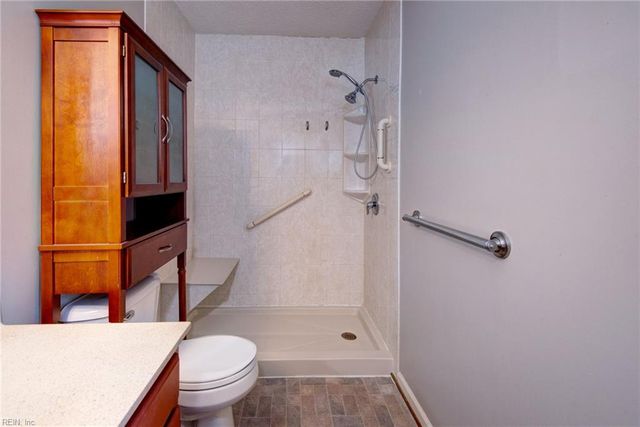 102 Penny LN, Yorktown, VA 23692