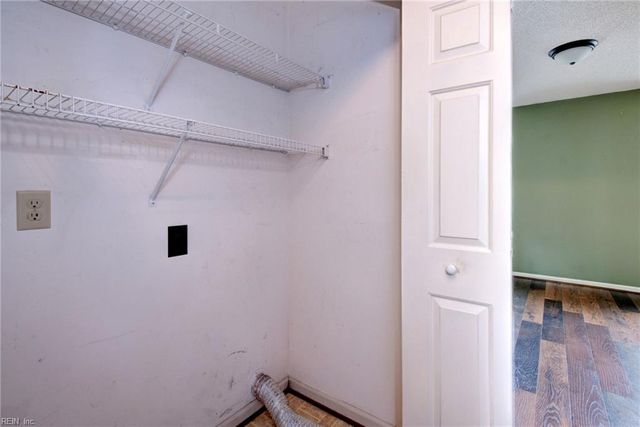 102 Penny LN, Yorktown, VA 23692