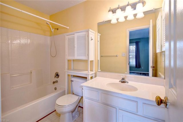 102 Penny LN, Yorktown, VA 23692