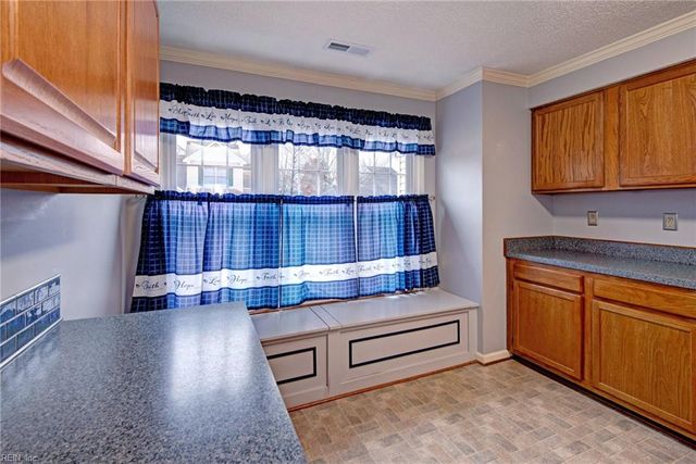 102 Penny LN, Yorktown, VA 23692