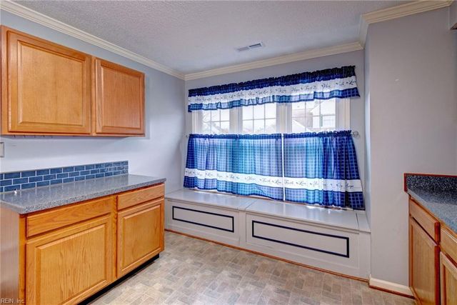 102 Penny LN, Yorktown, VA 23692