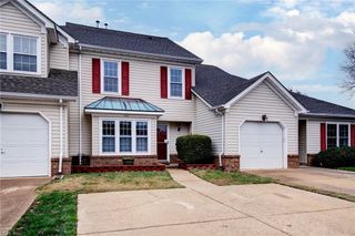 102 Penny LN, Yorktown, VA 23692