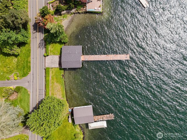 13117 Holmes Point Drive NE, Kirkland, WA 98034