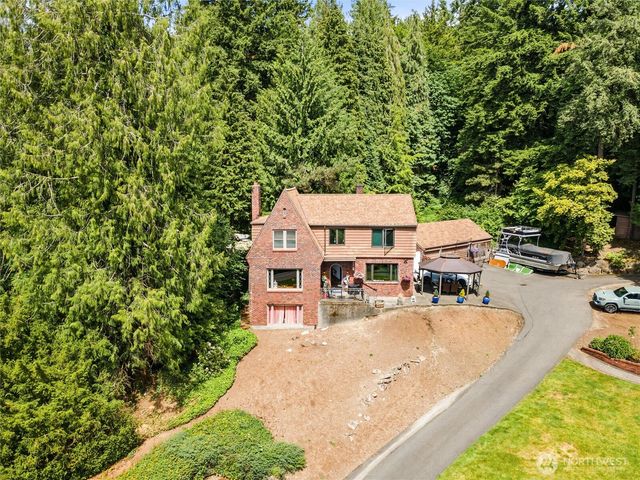 13117 Holmes Point Drive NE, Kirkland, WA 98034