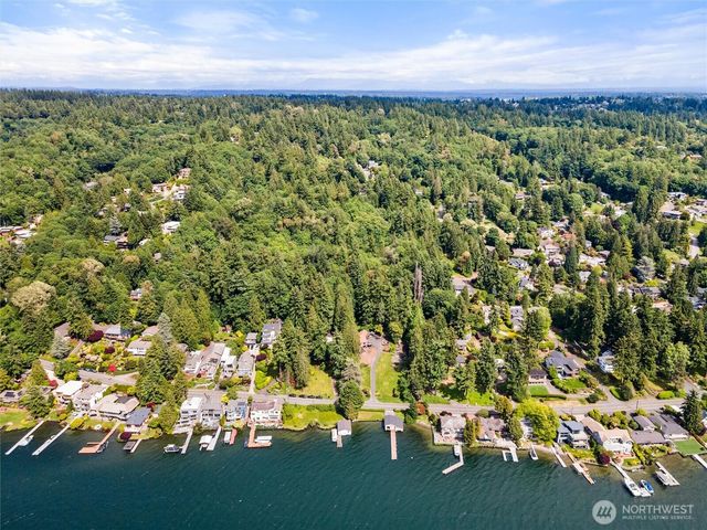 13117 Holmes Point Drive NE, Kirkland, WA 98034