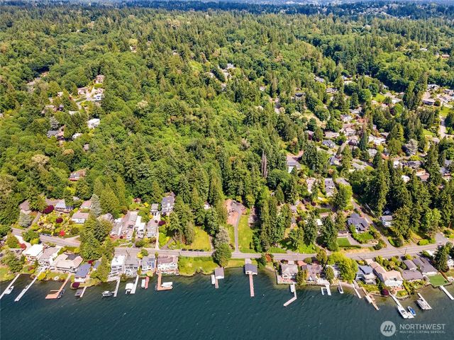 13117 Holmes Point Drive NE, Kirkland, WA 98034