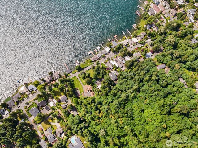 13117 Holmes Point Drive NE, Kirkland, WA 98034