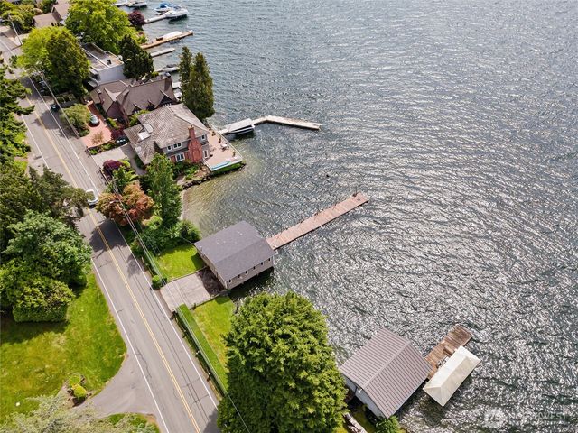 13117 Holmes Point Drive NE, Kirkland, WA 98034