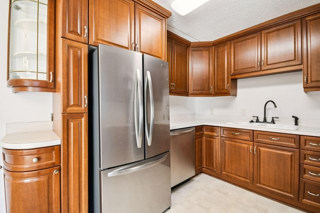 2601 Kenzie Terrace 217, Saint Anthony, MN 55418